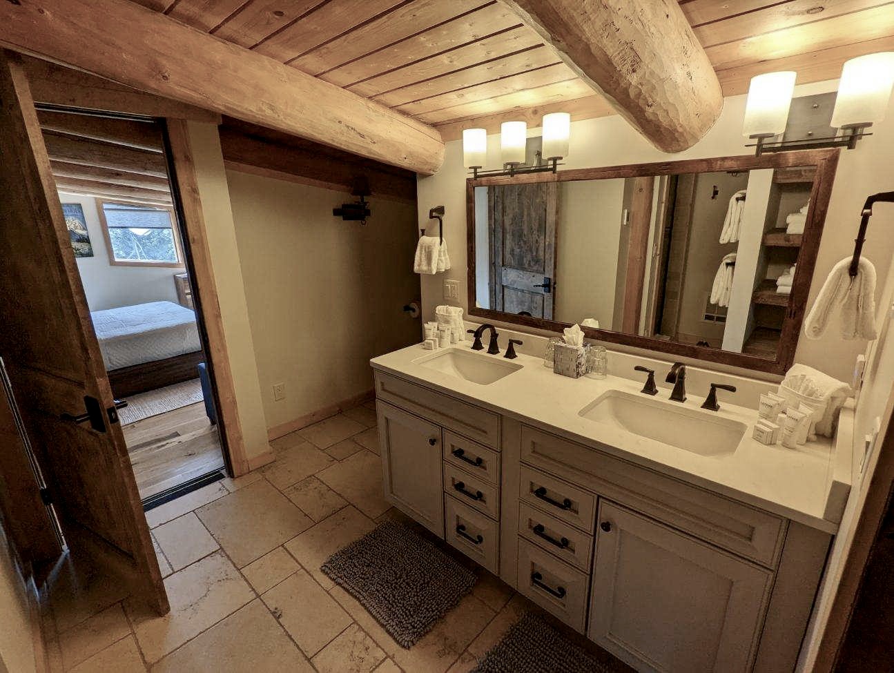 jackson hole bed and breakfast - teton-grand-suites-bathroom